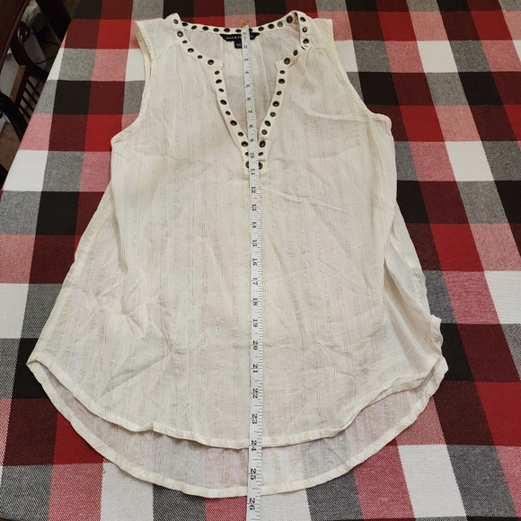 Rock & Republic Sleeveless Grommet V‑Neck Blouse – Size S - Picture 14 of 14